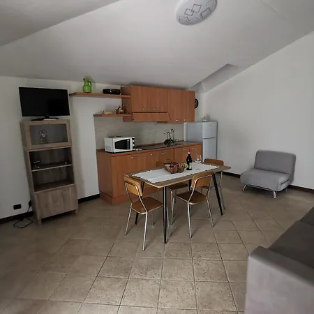 Daire La Casa Di Lucia Alba (Piedmont)